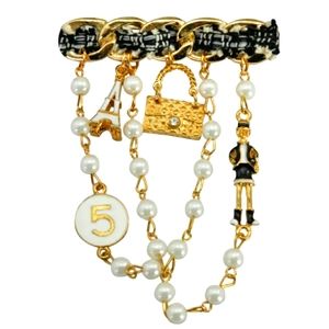 *** NOT AVAILABLE! *** Beautiful Paris #5 Brooch 🤩